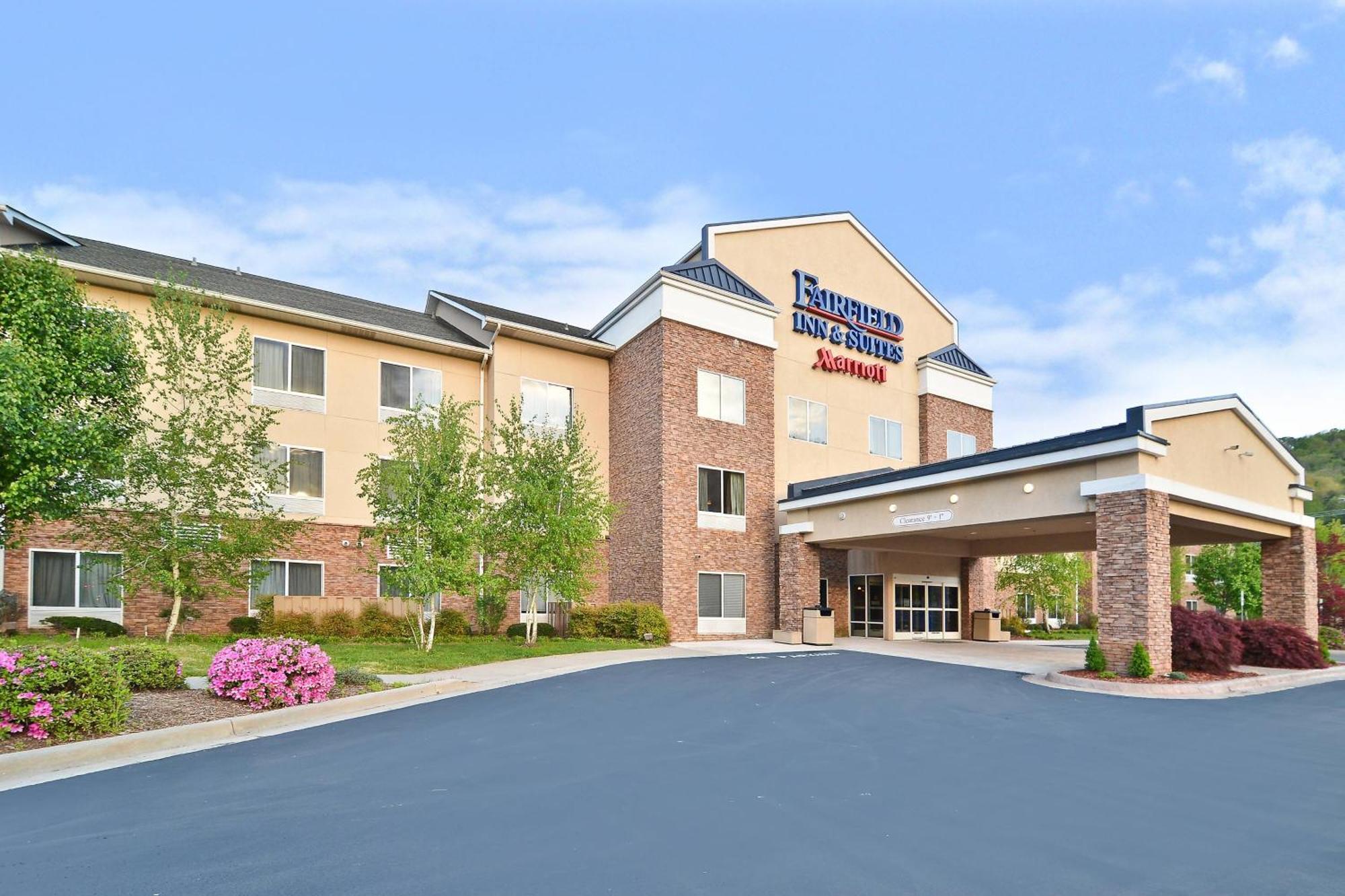Fairfield Inn & Suites צ'ירוקי מראה חיצוני תמונה