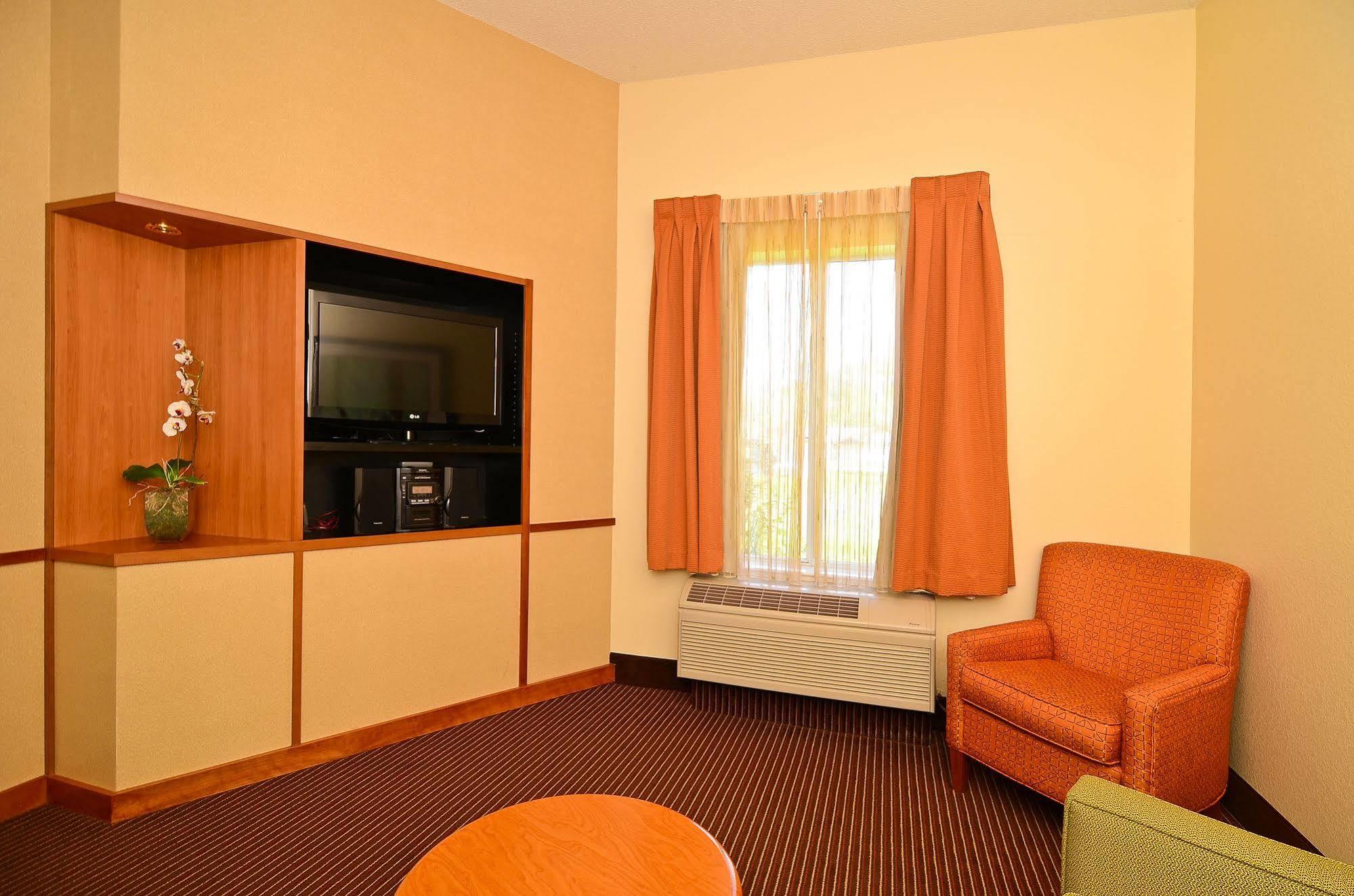 Fairfield Inn & Suites צ'ירוקי מראה חיצוני תמונה